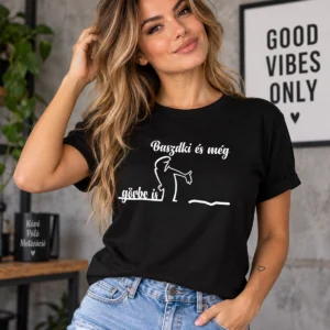 Női modell Baszd ki és még görbe is vicces pólóban