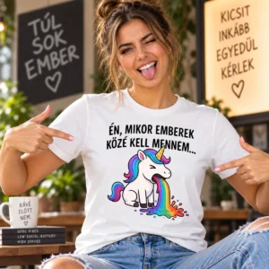 Női modell Én amikor emberek közé kell mennem unikornis pólóban