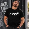 Fuu G*ci vicces fekete póló férfi modellen
