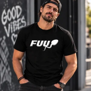 Fuu G*ci vicces fekete póló férfi modellen