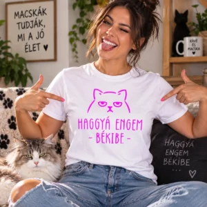 Női modell Haggyá engem békibe macskás pólóban