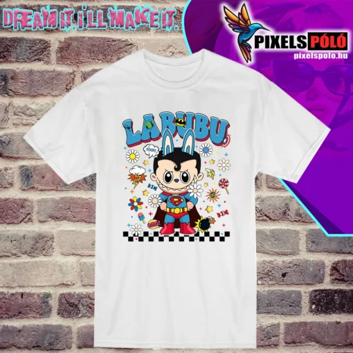 Labubu Superman póló – Labubu Superman jelmezben