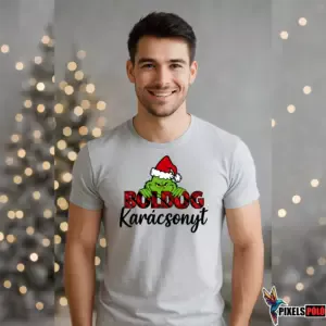Grinch karácsonyi póló – Boldog Karácsonyt felirattal, piros-fekete kockás mintával – karácsonyi humoros póló