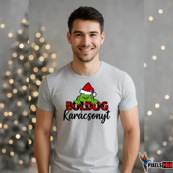 Grinch karácsonyi póló – Boldog Karácsonyt felirattal, piros-fekete kockás mintával – karácsonyi humoros póló