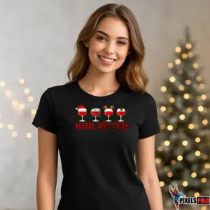 Inni jöttem Poharak női póló – karácsonyi poharak rénszarvassal és mikulás sapkával – humoros karácsonyi design