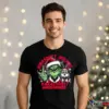 Kibaszott boldog karácsonyt póló – humoros Grinch és kutya grafikával – vicces karácsonyi design