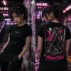 Glitch Reaper – Anime póló pink cyberpunk harcos grafikával